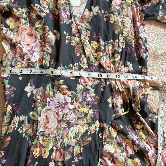 NWT Auguste The Label Wrap Dress High Low Charcoal Floral Print Size Large (8) - Picture 9 of 14